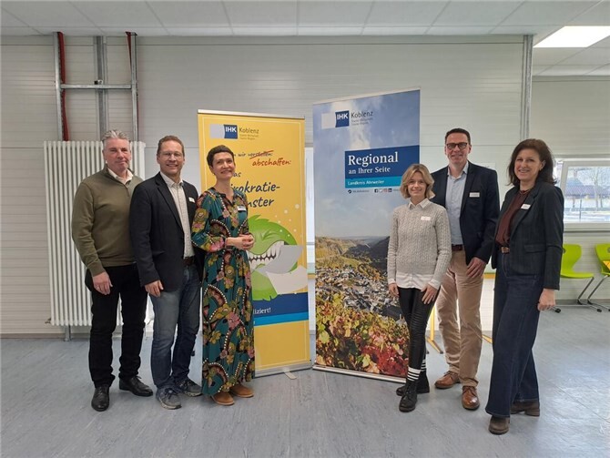 Die Mitglieder des IHK-Regionalbeirates.  Foto: Daniela Bluhm, IHK Koblenz