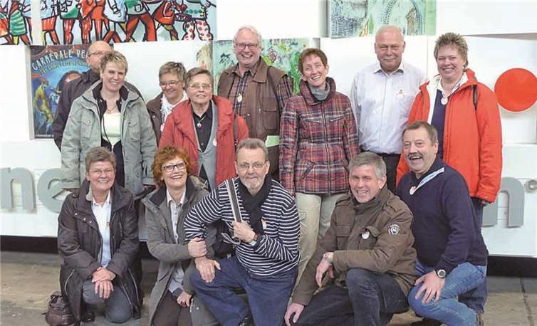 Die Mitglieder des KKM Linz vor dem Kölner Karnevalsmuseum.  Privat