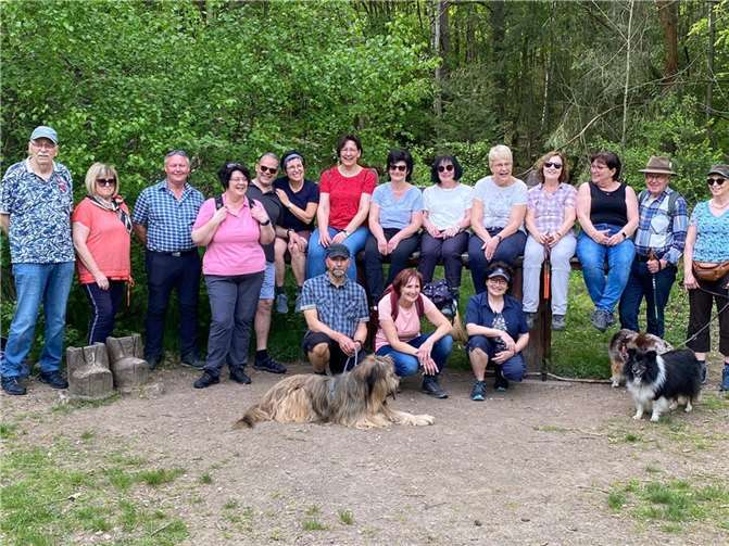 Die Mitglieder des Kirchenchors Thür trafen sich am 1. Mai zu ihrer traditionellen Wanderung.  Foto: privat