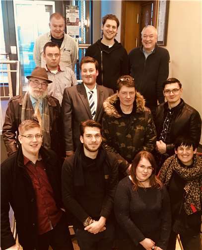 Die Mitglieder des Koblenzer Stadtverbandes DIE LINKE tagte vor wenigen Tagen in Stolzenfels und verabschiedeten unter anderem die „Offene Liste“ zur Kommunalwahl 2019, die auch Parteilosen und Mitgliedern anderer Parteien die Kandidatur in Koblenz ermöglicht. Sie stellten einen Antrag für ein „Brückenkonzept“ beim Landesverband und fordern, die Grundgesetz widrigen Finanzleistungen der Bundesrepublik an die Kirchen zu beenden. Sabiene Jahn