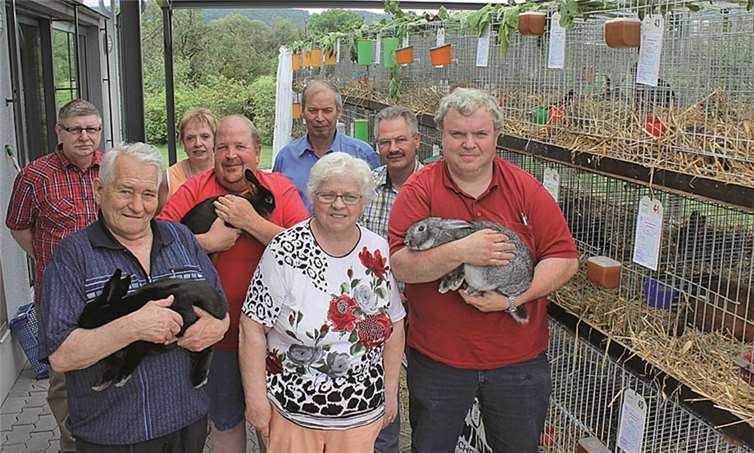 Die Mitglieder des Lohrsdorfer Kaninchenzuchtvereins können stolz sein auf die lange Vereinsgeschichte und die Zuchterfolge. Trotzdem plagen den Verein Nachwuchssorgen. RERE