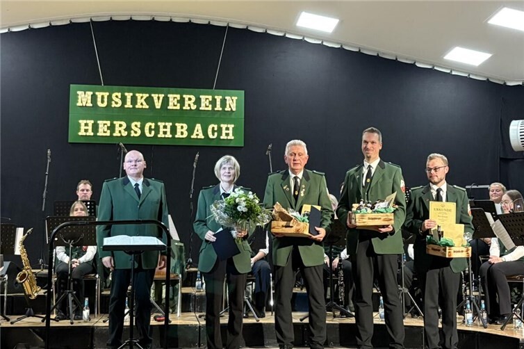Die Mitglieder des Musikvereins Herschbach durften sich über einen tollen Abend und die 70 Jahre des Bestehens ihres Vereins freuen.