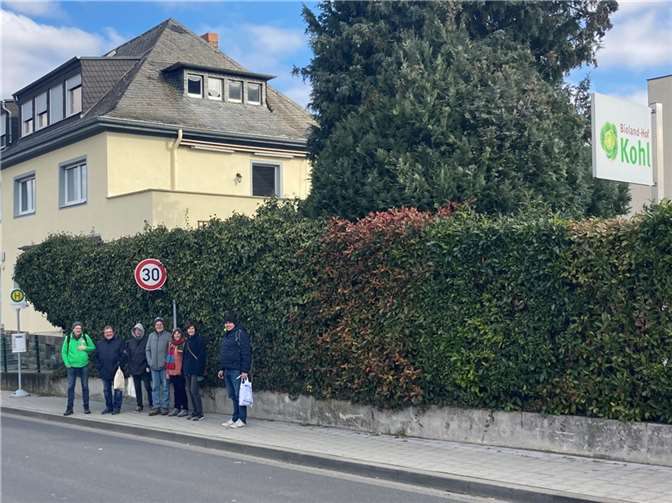 Die Mitglieder des Ortsverbands B90/Grüne Vallendar machten die Probe aufs Exempel. Foto: Ortsverband B90/Grüne Vallendar