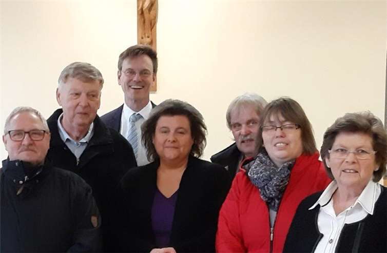 Die Mitglieder des Pfarreienrates Nickenich (v.l.n.r.)): Hans-Werner Degen, Horst Schmitz, Pfarrer Norbert Missong, Ruth Reuter, Erich Degen, Elisabeth Degen und Monika Leinz.Foto: Raphael Weber