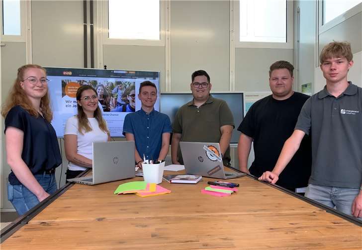 Die Mitglieder des Projektteams sind froh, dass die virtuelle Woche der Ausbildung einen so guten Anklang gefunden hat. Foto: evm