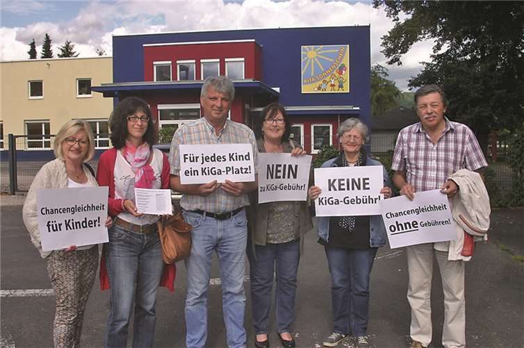 Die Mitglieder des SPD-Ortsverein Bad Breisig während ihrer spontan organisierten Demo.rü
