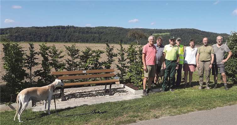 Gestalten, erhalten und schützen Die Mitglieder des Vereins bei der VVM-Bank. Foto: privat