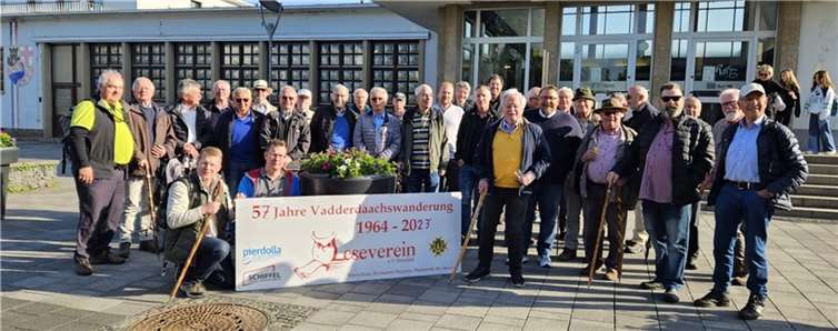 Die Mitglieder des Vereins erwiesen sich nicht nur als Lese- sondern auch als Wanderfreunde.Foto: C.Menzenbach