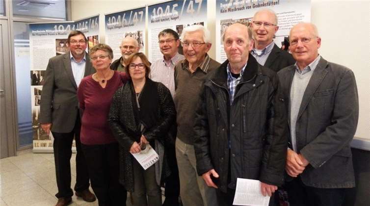 Die Mitglieder des Vereins waren beeindruckt von den ausführlichen Informationen der Ausstellung.privat