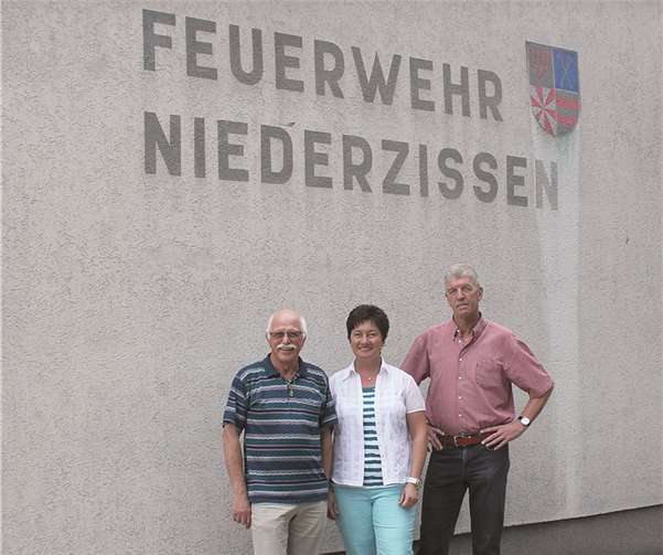 Die Mitglieder des Vorstandes des CDU-Ortsverbandes Niederzissen laden zum Familientag ein (v.l.) Beisitzer Richard Keuler, stellvertretende Vorsitzende Petra Schneider und Vorsitzender Rolf Hans.  Privat