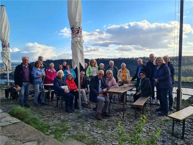 Die Mitglieder und Gäste der Casino-Gesellschaft Andernach besuchen die Edmundhütte in Leutesdorf. Foto: Klaus Meyer
