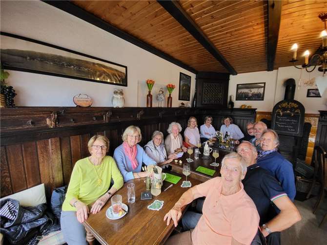 Die Mitglieder und Gäste der Casino-Gesellschaft Andernach in fröhlicher Runde. Foto: Detlev Ullrich