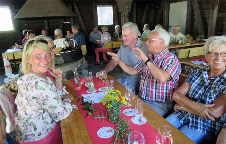 Die Mitglieder verbrachten ein paar gesellige Stunden in der Grillhütte.Foto: Irmhild Füllenbach