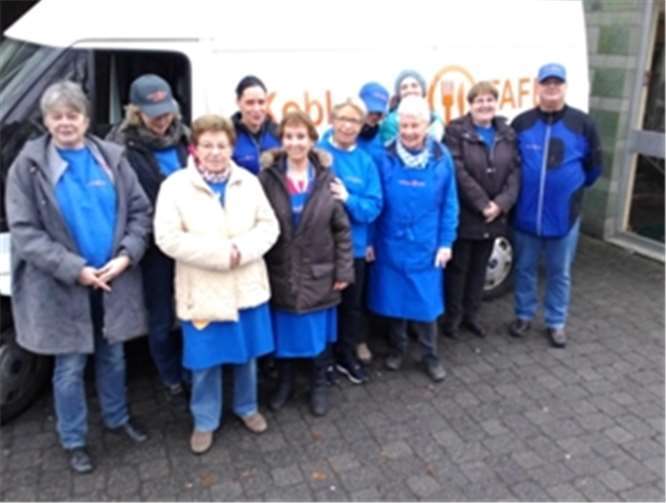 Die „Mittagsschicht“ der Koblenzer Tafel (ganz rechts Petra und Alfred Waurig).privat