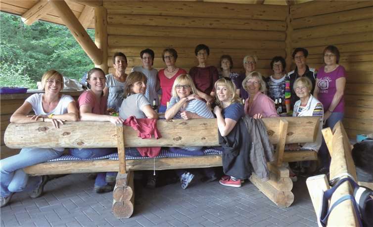 Die Mittwochsturnerinnen in fröhlicher Runde in der Wäenloft-Hött. privat