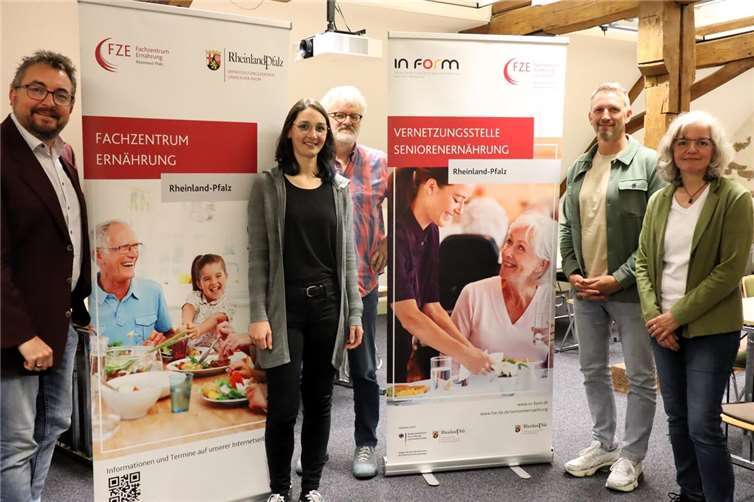 Die Mitwirkenden bei einem ebenso informativen wie anregenden Abend zum Thema Ernährung im Alter (vlnr.: Christoph Esten, Theresa Lehnen, Uli Schmidt, Jörg Sagstetter und Claudia Rothkegel.  Foto: Uli Schmidt