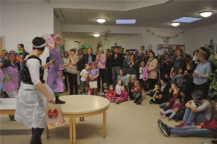 Modeatelier begeisterte Groß und Klein