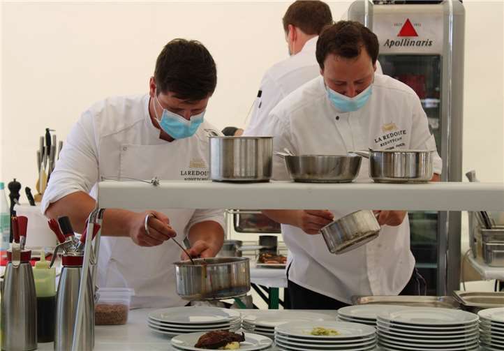 Die Möglichkeit, Meisterköchen live zuzuschauen zeichnet den Köchemarkt seit jeher aus.