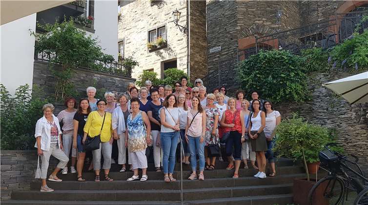 Die Möhnen Heimbach-Weis waren unterwegs an der Mosel.Foto: Privat