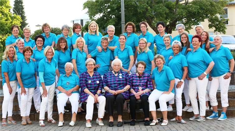 Die Möhnen „Immer knusprig“ freuen sich auf viele Zuschauer aus Nah und Fern. Foto: privat
