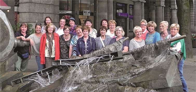 Die Möhnen am Vorwerkbrunnen. privat