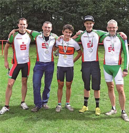 Die Mountainbiker des RSC Mayen nach dem erfolgreichen Rennen in Oppenhausen.privat