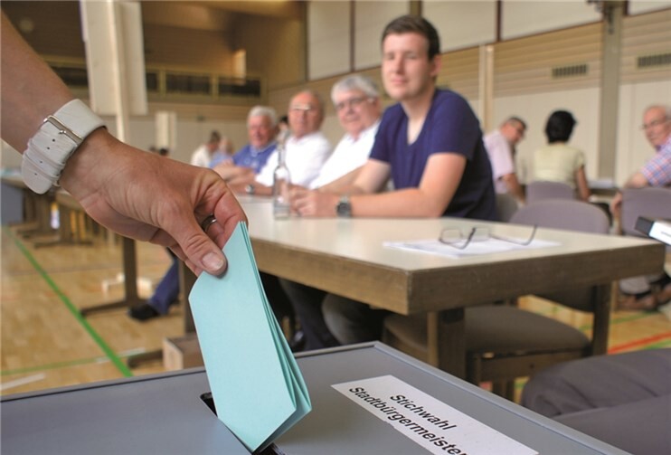 Die Mülheim-Kärlicher hatten die Wahl zwischen Amtsinhaber Uli Klöckner und Herausforderer Achim Bermel.GH