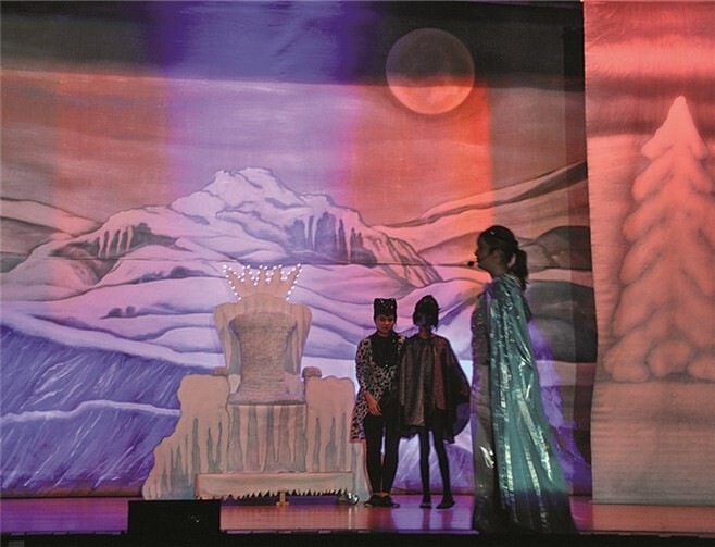 Die Mülheimer Märchenspieler führen das Märchen „Die Schneekönigin“ auf. privat