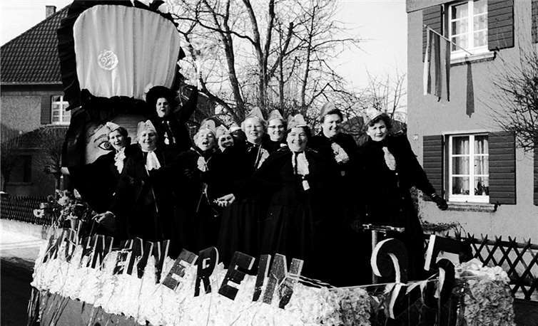 Die Mülhofener Möhnen im Jahr 1963. Möhnenarchiv Mülhofen