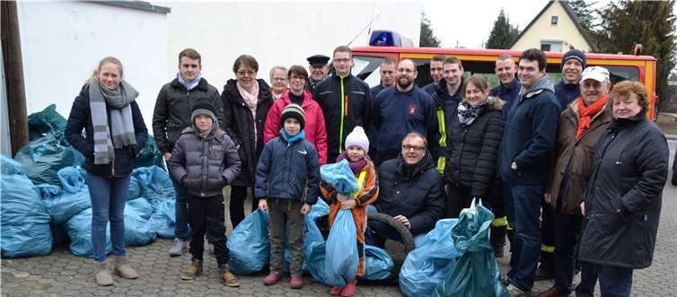 Die Müllsammler waren in Odendorf „erfolgreich“.Weigert