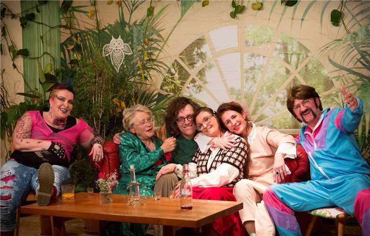 Die Münstermaifelder Laientheatergruppe „Lampenfieber“. Foto: Helmut von Scheven