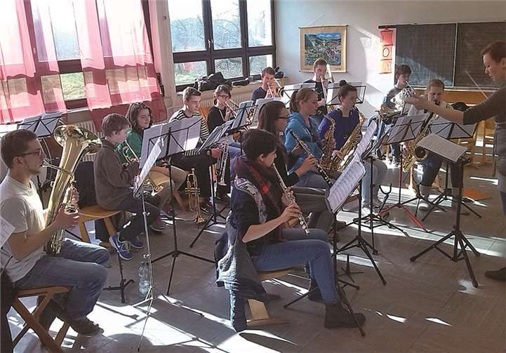 Die Musiker bei ihrer intensiven Registerprobe. privat