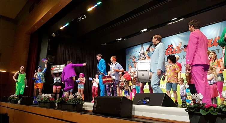 Die Musiker des Musikzuges Rot-Weiß Plaidt e.V. lieferten eine brillante Bühnenschau ... Fotos: MZ Plaidt