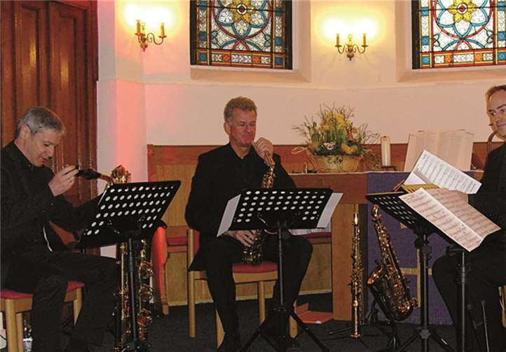 „Die Musiker des Quartetts Saxoforte bereiten sich auf ihr Spiel vor.“ privat