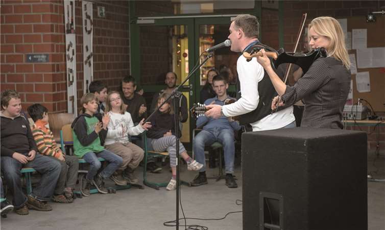 Die Musiker spielten vor einem begeisterungsfähigen Publikum.