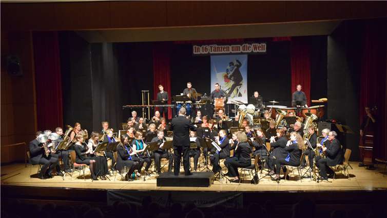 Die Musikfreunde Fidelia Wormersdorf im Stadttheater Rheinbach.privat