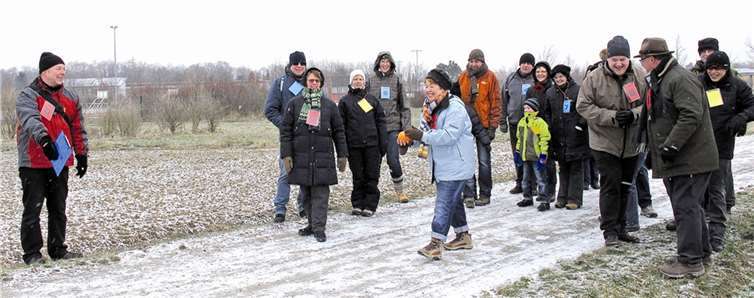 Die Musikfreunde „Fidelia“ hatten trotz Kälte jede Menge Spaß beim „Boßeln.“privat