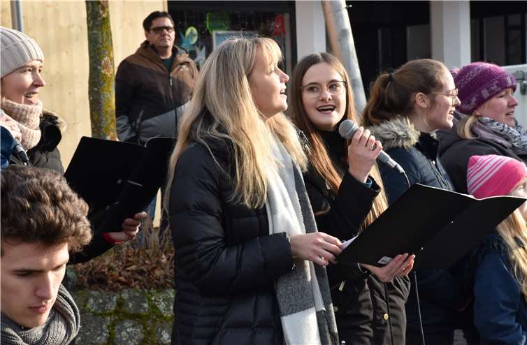 Die Musikgruppe des Glaubensforums begeisterte mit Weihnachtsliedern im modernen Stil.
