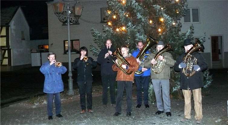 Die Musikkapelle - Dernau stimmt wieder auf das Weihnachtfest ein.Privat
