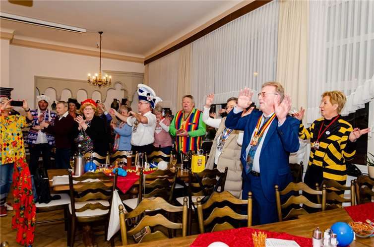 Die Nachbarn beim Prinzenlied.