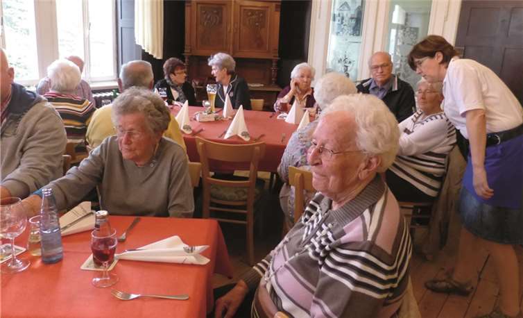 Die Nachbarschaft Laurentius II Leutesdorf traf sich zur jährlichen Versammlung.privat