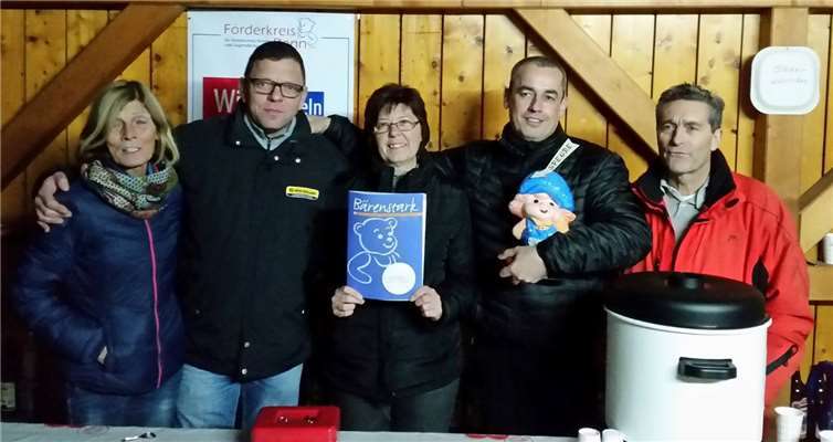 Die Nachbarschaft hat alles bestens vorbereitet für den Silvesternachmittag. privat