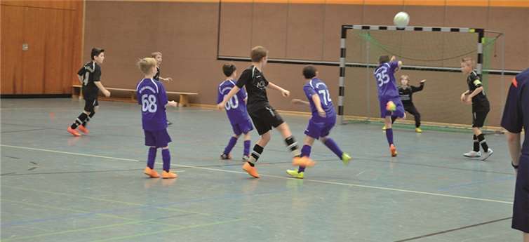 Die Nachwuchskicker waren sehr motiviert und gaben ihr Bestes. AB