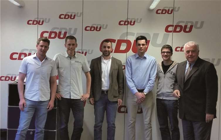 Die Nachwuchspolitiker mit dem sportpolitischen Sprecher der CDU-Fraktion, Guido Ernst.privat