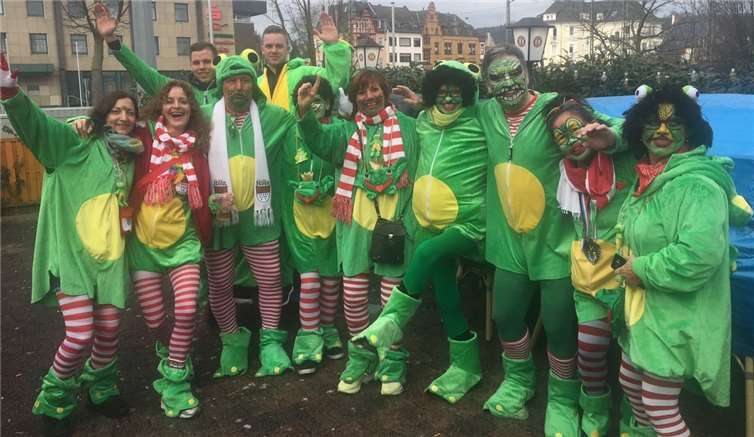 Die Namedyer Frösche beim Rekrutenzug in Andernach.Privat