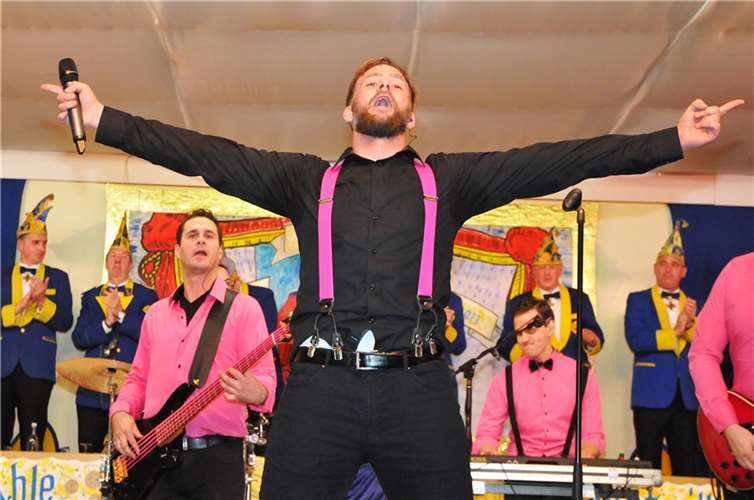 Die Narren im Helenensaal genossen eine Wahnsinnsshow auf der Bühne.