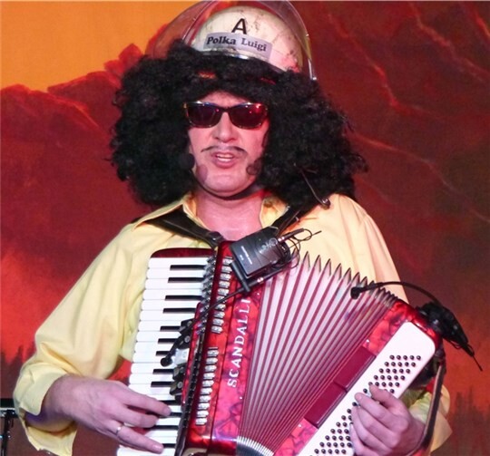 Die Nervosität des Frontman Ralf Alex legte sich bei dem begeisterten Publikum schnell.