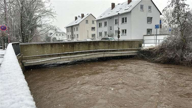 Mayen: Pegel der Nette steigt erneut Die Nette im Bereich der Gerberstraße heute Mittag.Foto: Jacqueline Blang / Stadt Mayen