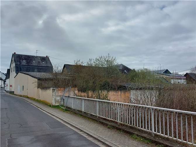 Die Neubebauung dieses Gesamtareals kann der Investor nun bald angehen.  Foto: OG Ochtendung