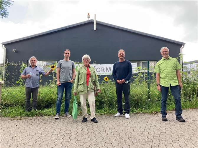 Die Neuwieder Bündnis90/ Die Grünen - Fraktion, vertreten durch Joachim Adler, Kevin Lenz, Peter Buchholz, Inge Rockenfeller, und der MDL Daniel Köbler besuchten die Firma Informa gGmbH.Foto: Privat